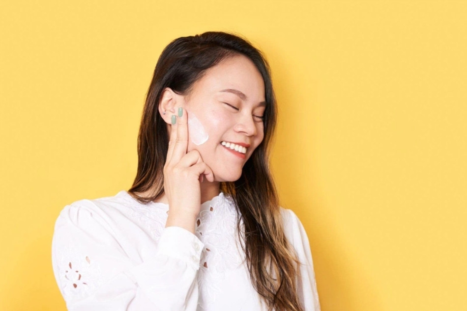Hướng dẫn các bước dưỡng da và dùng kem chống nắng đúng cách