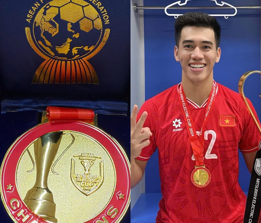 Tiến Linh được trao lại huy chương vô địch ASEAN Cup