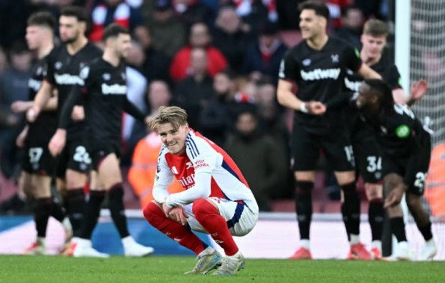 5 điểm nhấn Arsenal 0-1 West Ham: Pháo thủ lệch thước ngắm; Tấm thẻ đỏ quá nghiệt ngã