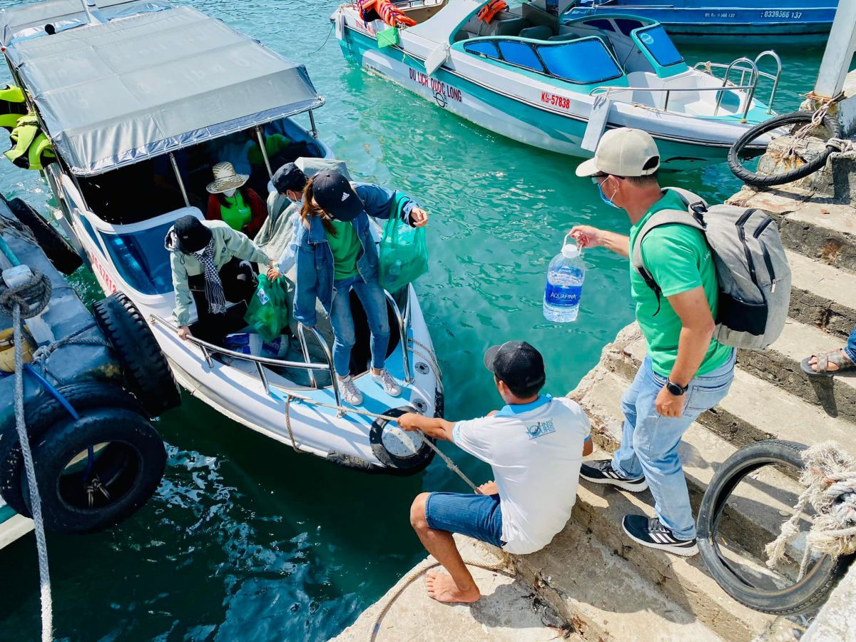 John’s Tours Phú Quốc hỗ trợ vận chuyển đến đảo Gam Ghi (2)