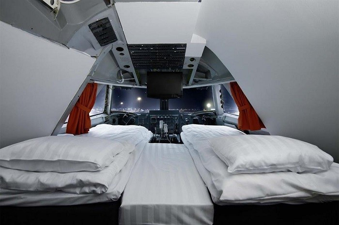 Jumbostay là khách sạn được cải tạo từ chiếc máy bay Boeing 747 đặt tại sân bay Arlanda (Thụy Điển).