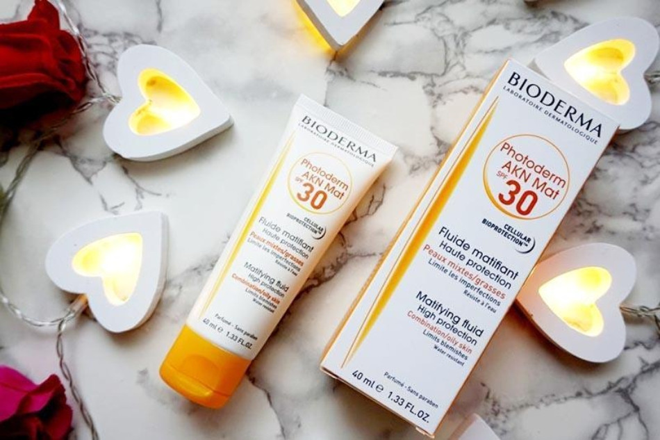 Kem Chống Nắng Bioderma Photoderm AKN Mat