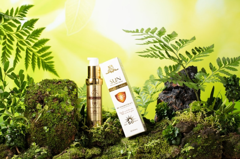Kem Chống Nắng Nước Ong Collagen X3