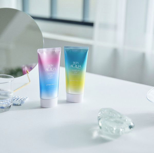 Kem chống nắng Skin Aqua Tone Up UV Essence