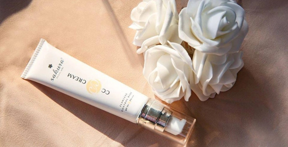 Kem chống nắng trang điểm Sakura CC Cream