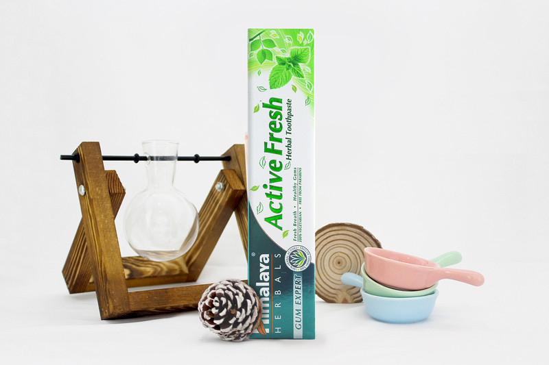 Kem đánh răng thảo mộc Himalaya của Ấn Độ