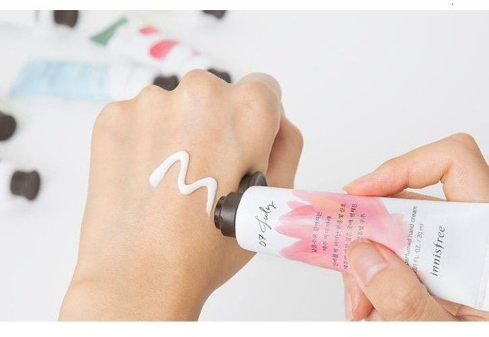 Kem dưỡng ẩm da tay tốt nhất Jeju Life Perfumed Hand Cream