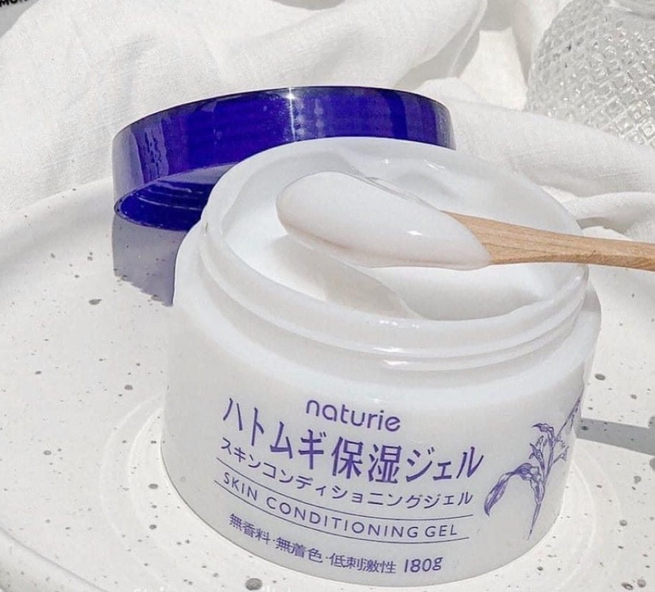 Kem dưỡng ẩm tốt nhất cho da body Naturie Hatomugi Skin Conditioning