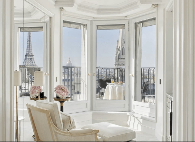 Khách Sạn Four Seasons Hotel George V Paris