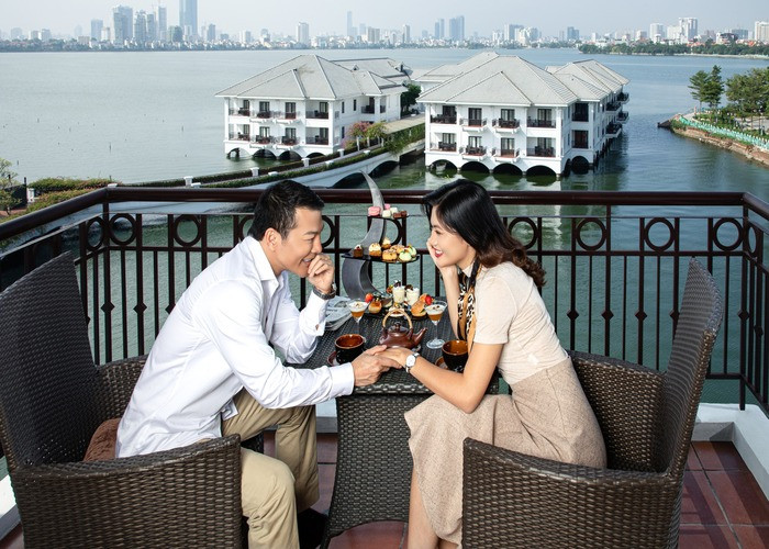 Khách sạn InterContinental Hanoi với tầm nhìn từ phòng nghỉ