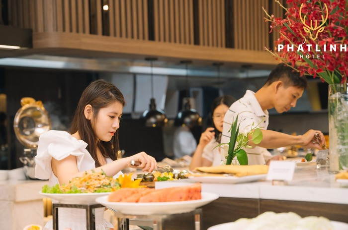 Khám phá nét đẹp quyến rũ nơi vịnh kỳ quan tại khách sạn Phát Linh Hạ Long tọa lạc trên đại lộ Marine