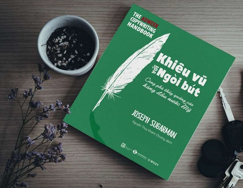 “Khiêu vũ với ngòi bút” của Joseph Sugarman là một lựa chọn tuyệt vời