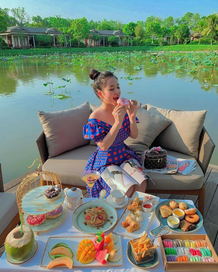 Không gian ăn uống gần gũi với thiên nhiên tại Azerai Cần Thơ