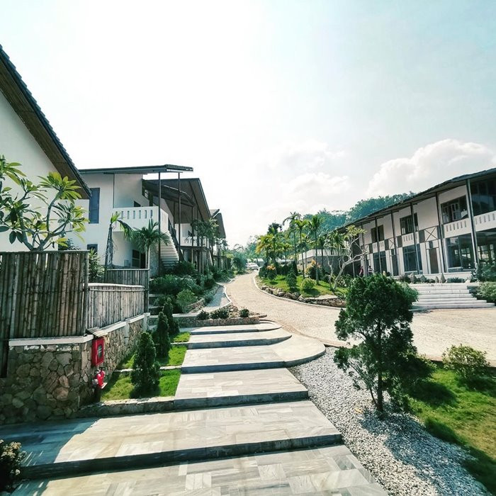 Không gian mát mẻ tại Ba Khan Village Resort
