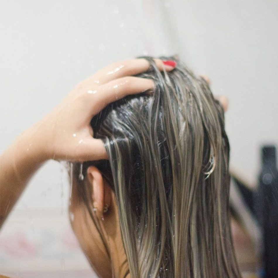 Không gội đầu ngay sau khi vừa nhuộm xong