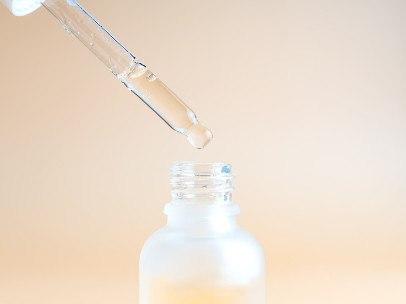 Không sử dụng serum cho bà bầu có chứa cồn