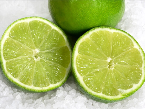 Khử mùi hôi tủ lạnh bằng chanh tươi