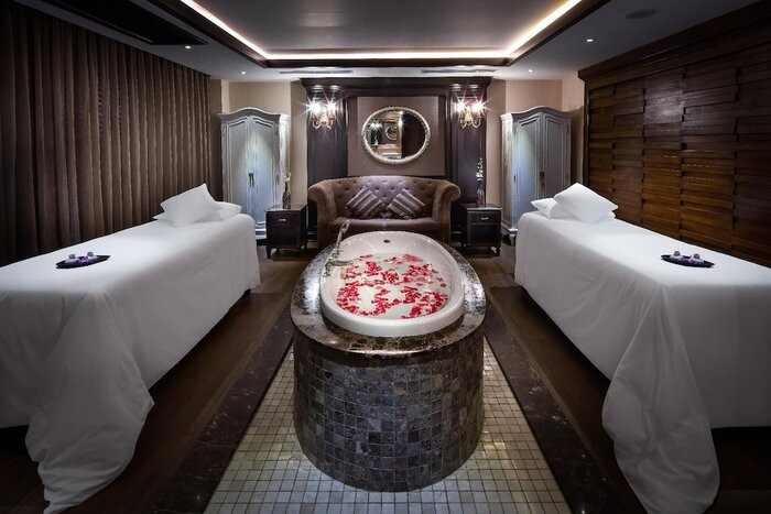 Khu spa trị liệu tại Paradise Suites Hotel