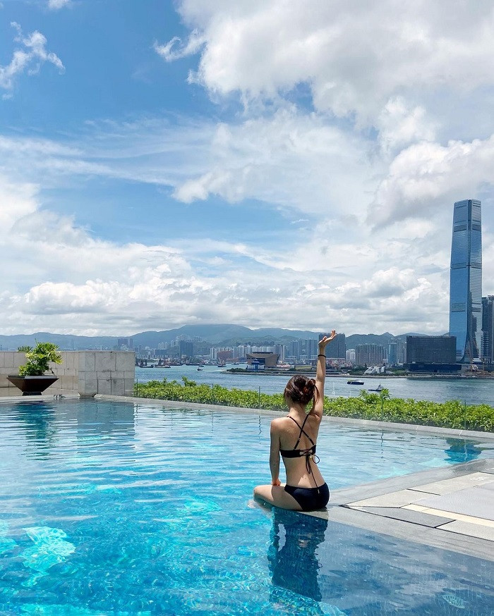 Khung cảnh nhộn nhịp tại bến cảng Victoria