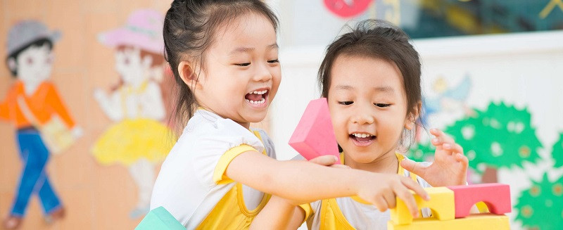 Khuyến khích sự thấu hiểu cho trẻ