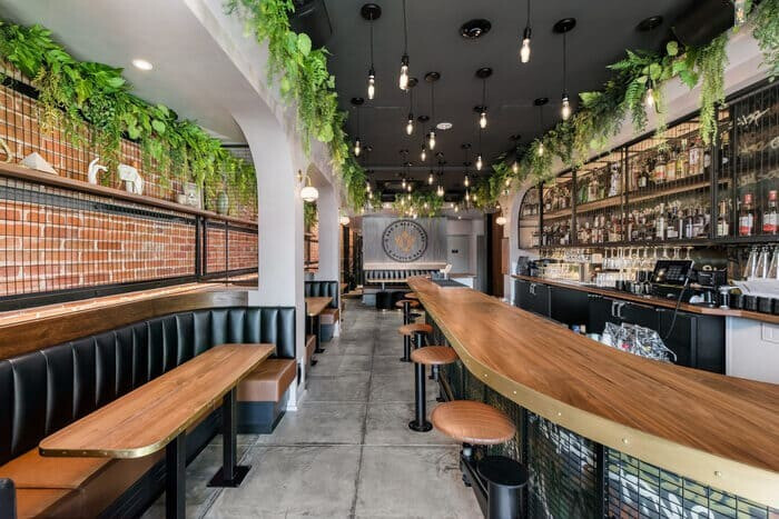 Kích thước quầy bar nhà hàng phụ thuộc vào không gian mặt bằng