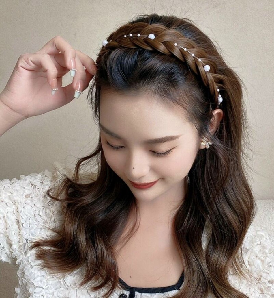 Kiểu tóc tết giả băng đô được ưa chuộng
