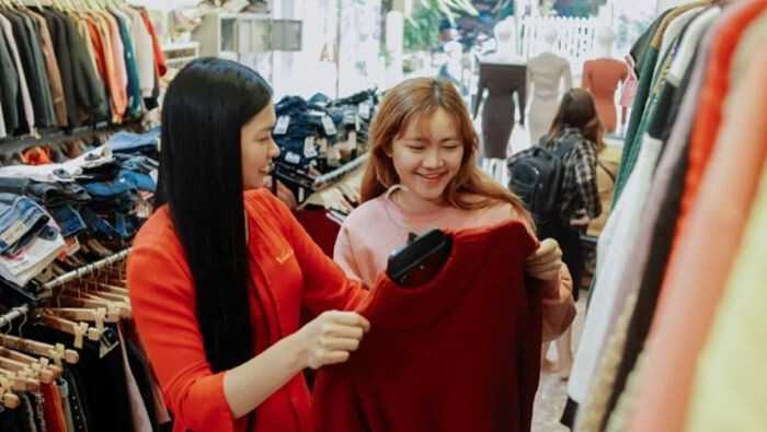 Kỹ năng bán hàng quần áo ở chợ