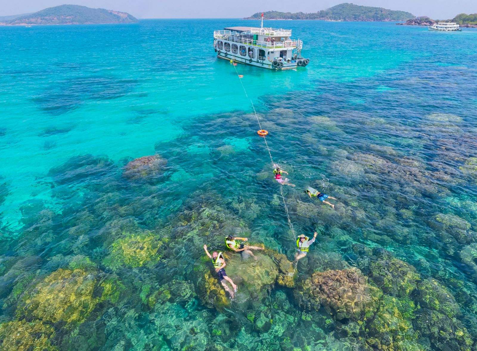 6 Key Differences of Private vs Group snorkeling in Phu Quoc