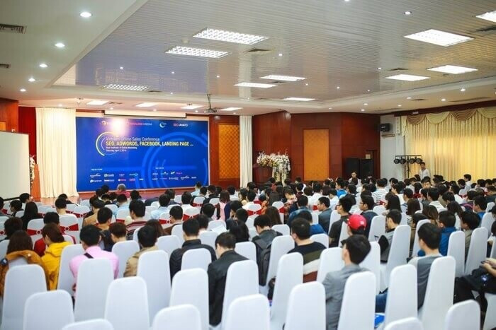Lấy data qua sự kiện