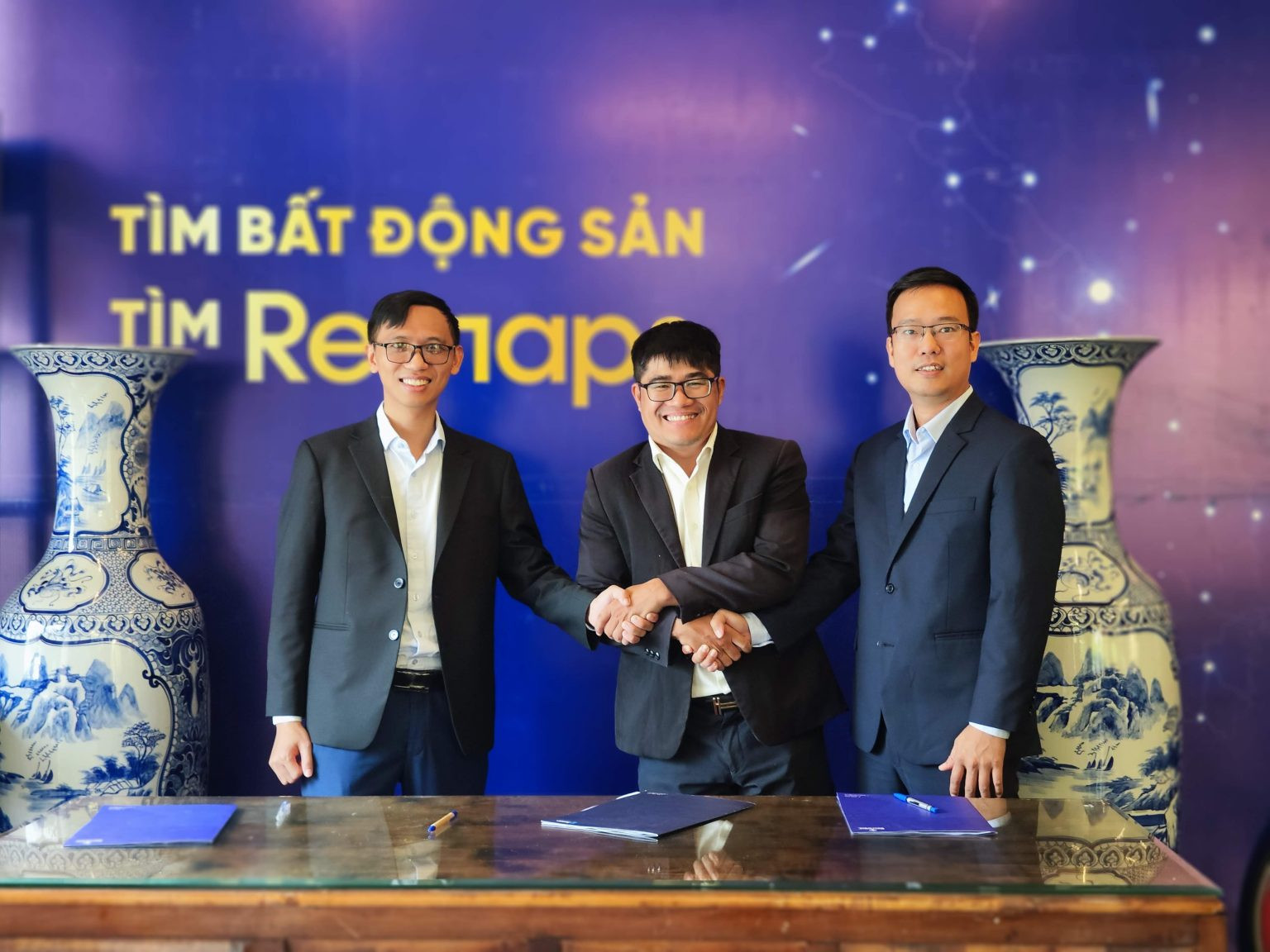 KÝ KẾT HỢP TÁC KẾT NỐI CÔNG NGHỆ GIỮA CÔNG TY CỔ PHẦN BIGGEE VÀ CÔNG TY CỔ PHẦN REMAPS