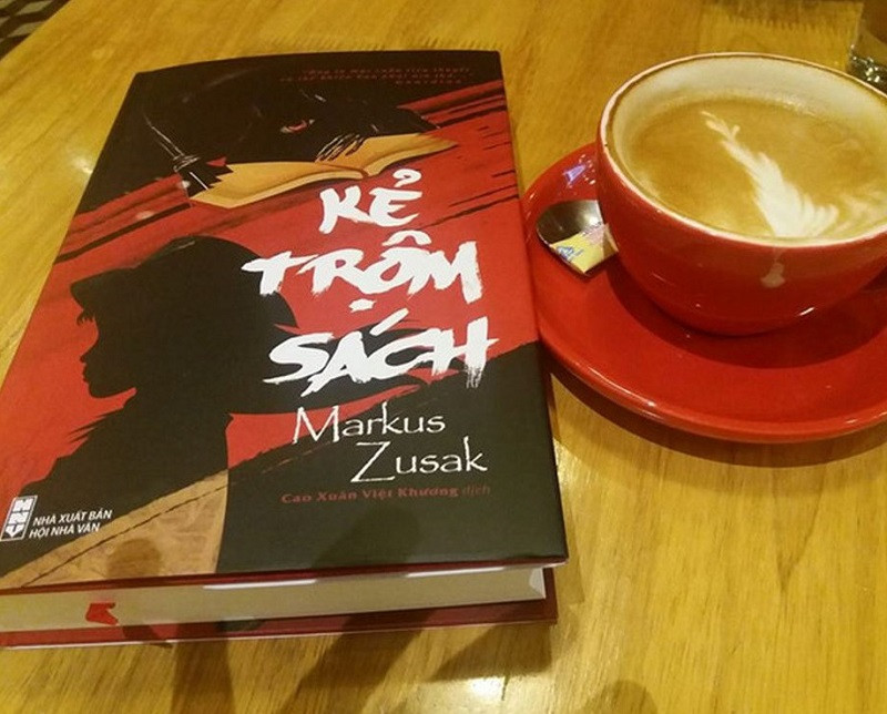 Review sách Kẻ trộm sách – Markus Zusak