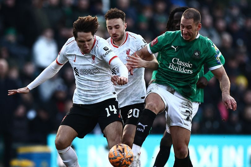 Liverpool bất lực trước hàng thủ đối phương.