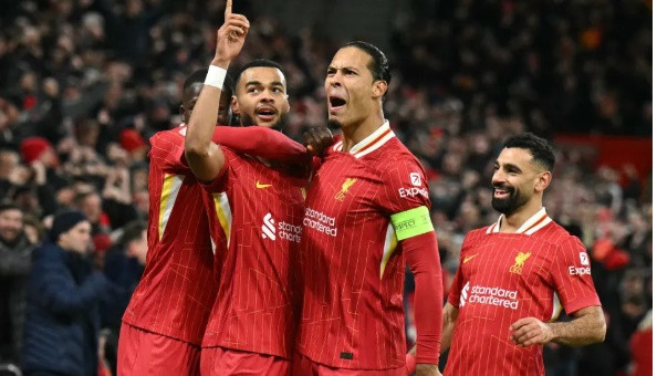 Liverpool vs Arsenal: Lịch thi đấu của đội nào khắc nghiệt hơn?