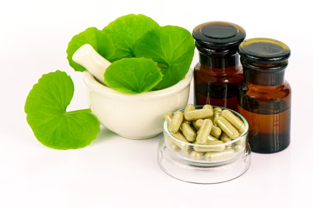 Lựa chọn các sản phẩm dưỡng da có chiết xuất rau má