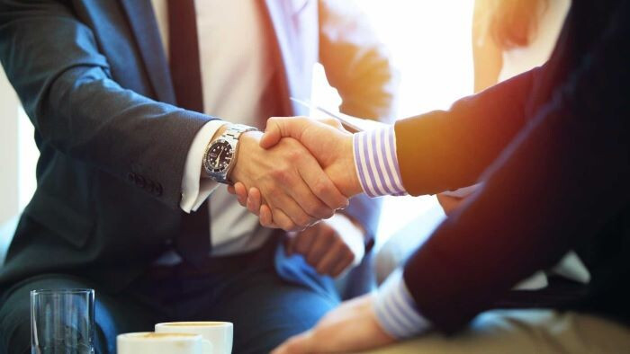 Luôn giữ mối quan hệ với khách hàng