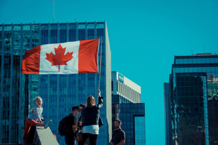 THẺ XANH CANADA VÀ NHỮNG QUYỀN LỢI ĐẶC THÙ.