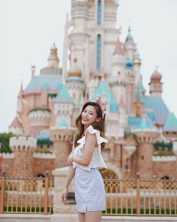 Madera Hollywood còn cung cấp gói nghỉ dưỡng tại khách sạn và vé khám phá Disneyland Hong Kong.