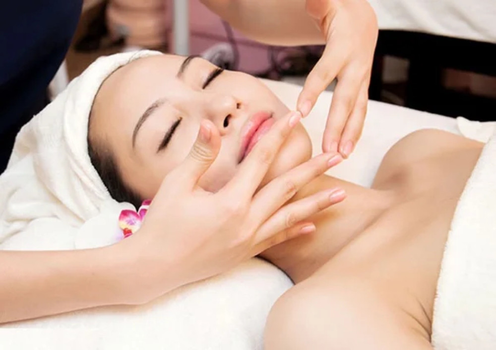 Massage Da Thường Xuyên Giúp Da Căng Mịn, Đàn Hồi Và Kích Thích Tái Tạo Tế Bào Da Mới