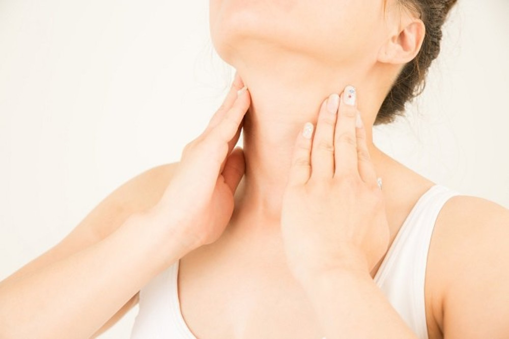 Massage vùng cổ giúp cải thiện nếp nhăn và thư giãn hơn