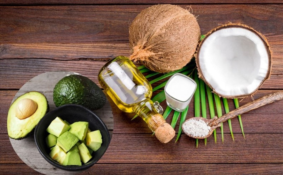 Mặt Nạ Bơ Và Dầu Dừa Dưỡng Ẩm