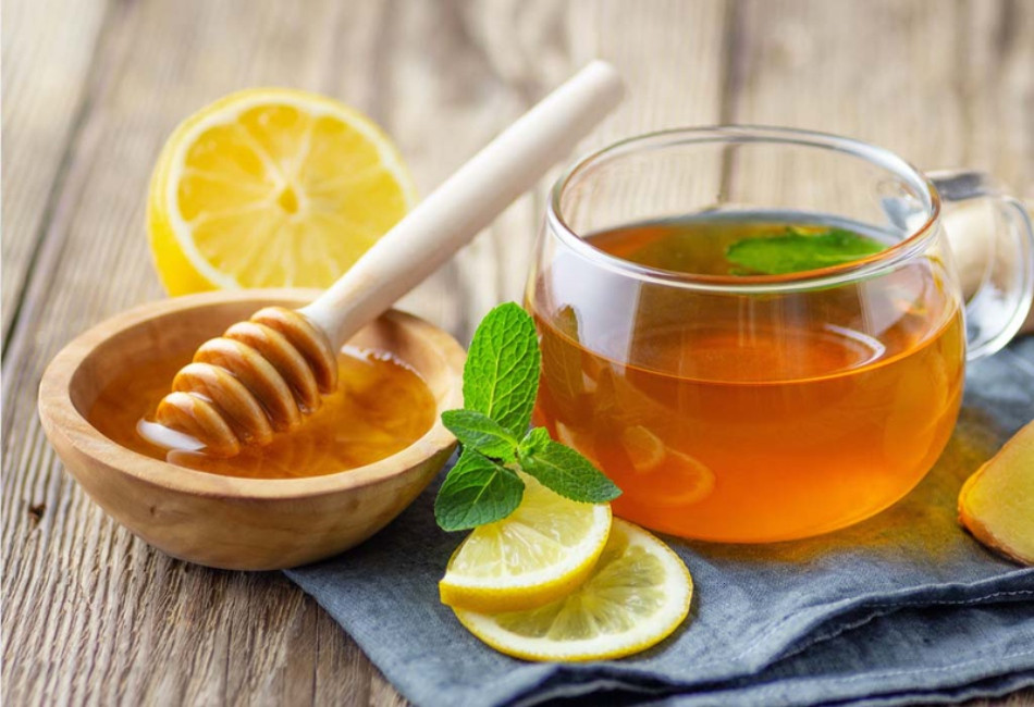 Mặt nạ se khít lỗ chân lông bằng mật ong và chanh tươi