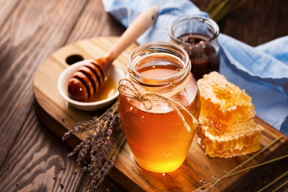 Mật ong dưỡng ẩm cho tóc