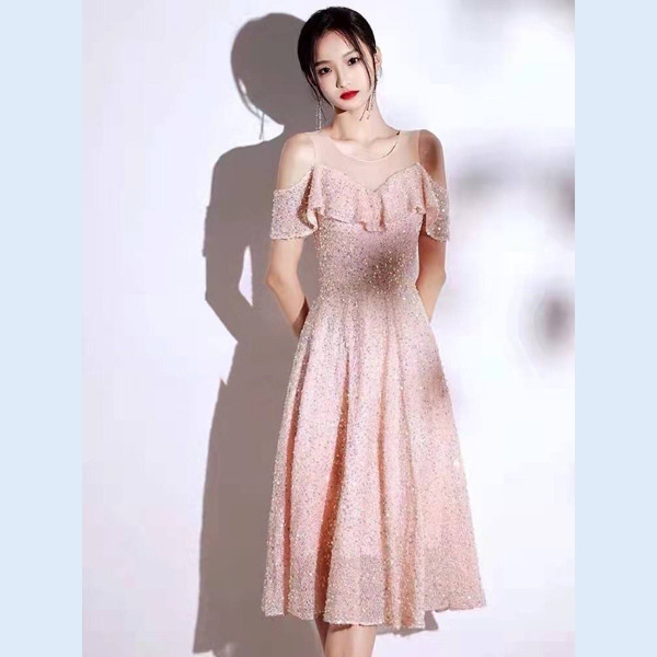 Mẫu váy hồng dáng xòe giúp bạn trở thành những nàng công chúa nổi bật trong bữa tiệc