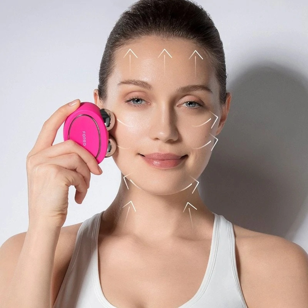 Máy massage nâng cơ mặt FOREO phổ biến hiện nay