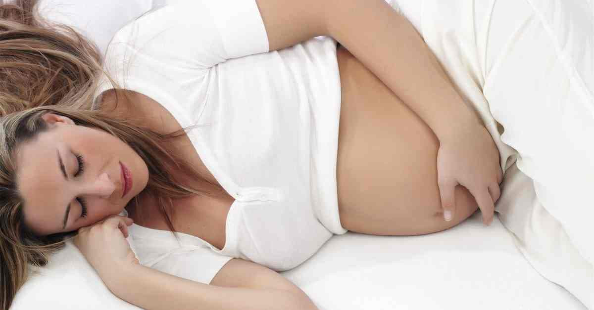 Mẹo theo dõi sức khỏe thai nhi bằng số lần thai nhi đạp mẹ