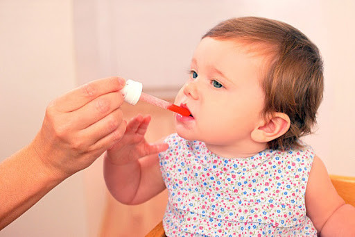 Men vi sinh cho bé không được dùng kết hợp với đồ nóng hoặc đồ có cồn
