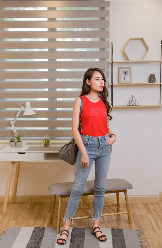 Mix áo thun với quần skinny