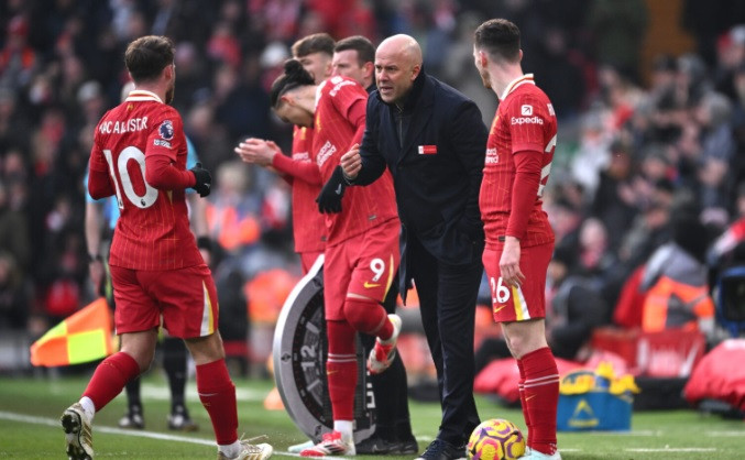 Liverpool thắng ngược, Slot hết lời ca ngợi nhà vô địch World Cup