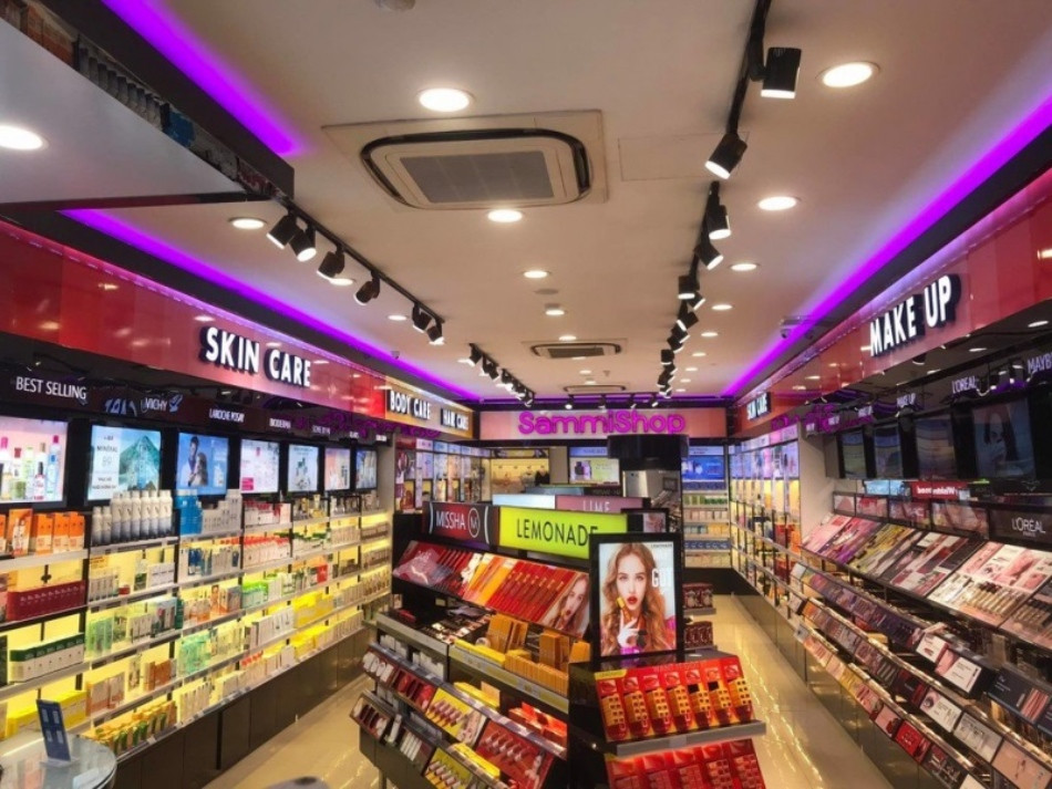 Mua sữa rửa mặt tại cửa hàng uy tín
