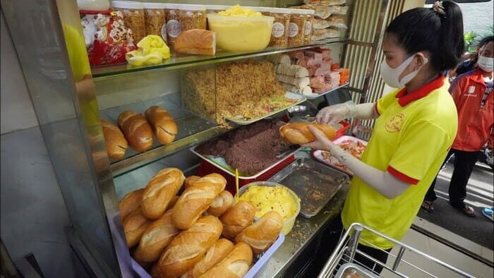 mua-trang-thiet-bi-mo-tiem-banh-mi